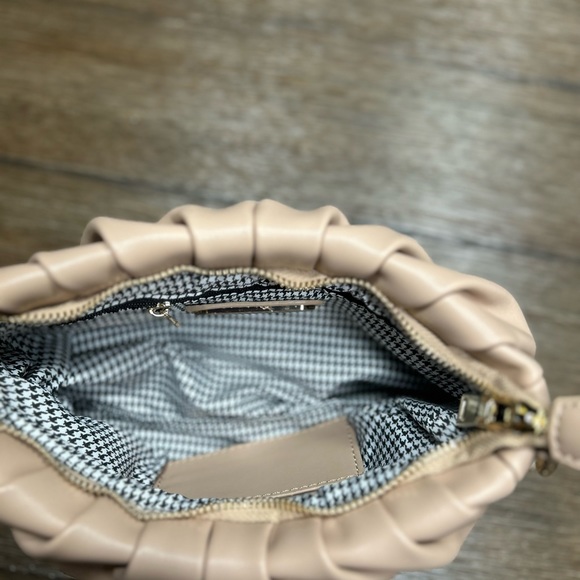 NWOT Madison West Ruched gold chain small bag - Picture 8 of 9